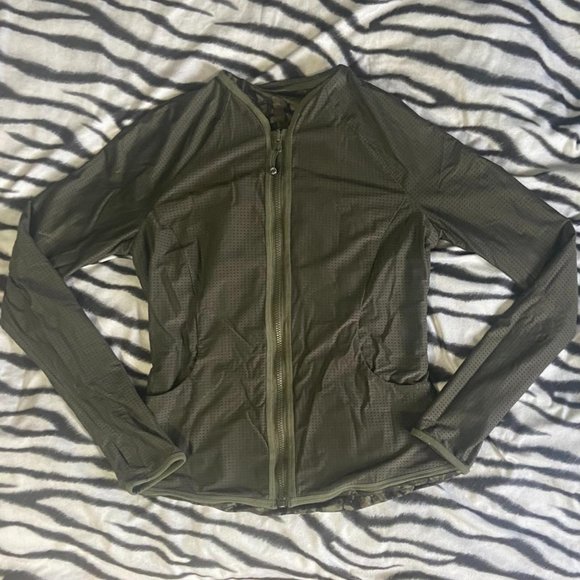 LULULEMON (Size M) Find Your Bliss Reversible Athletic Jacket - Picture 7 of 8